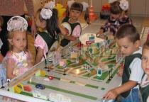 Настольно-напольная игра (магнитно-маркерный макет) "Азбука дорог" + комплект тематических магнитов - «globural.ru» - Саратов